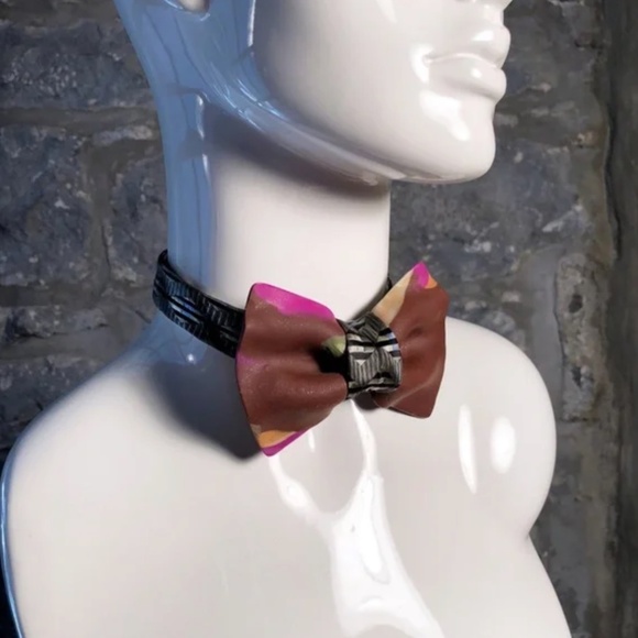 Guillotine Sculpted Bow Tie: Cianãn - Picture 2 of 3